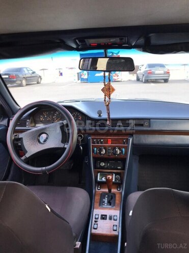 Mercedes 220 E-5
