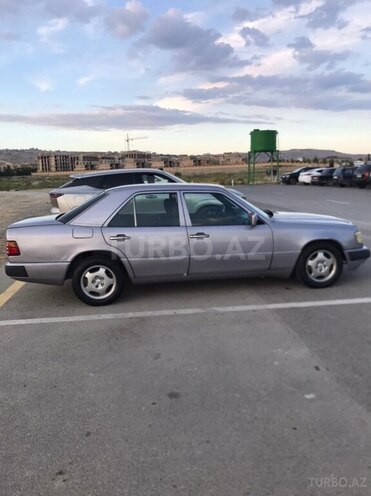 Mercedes 220 E-4