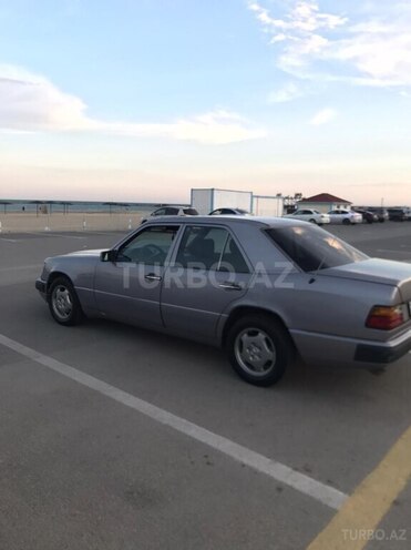 Mercedes 220 E-3