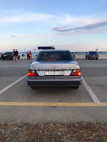 Mercedes 220 E-6