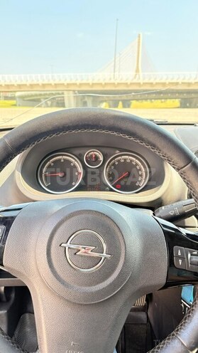 Opel Corsa-3