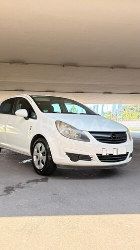 Opel Corsa-1