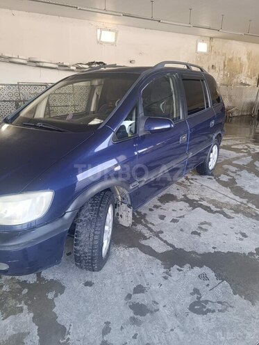 Opel Zafira-4