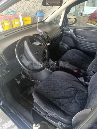 Opel Zafira-8