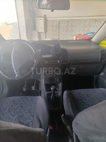 Opel Zafira-14