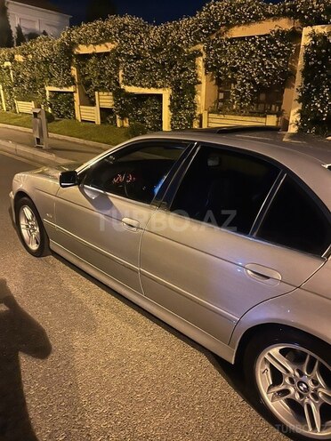 BMW 525-12