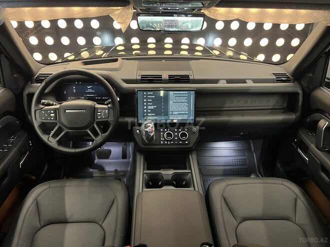 Land Rover Defender-12