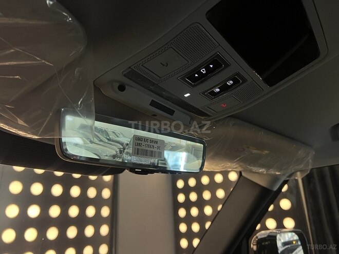 Land Rover Defender-16