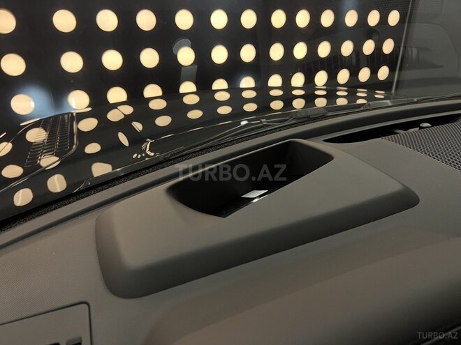 Land Rover Defender-20