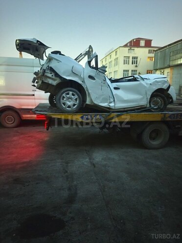 Renault Logan-2