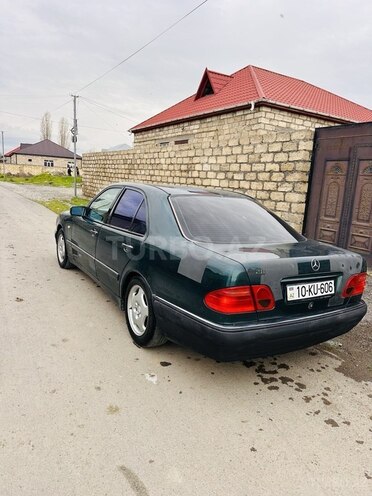 Mercedes E 280-3