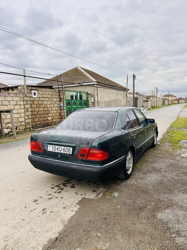 Mercedes E 280-5