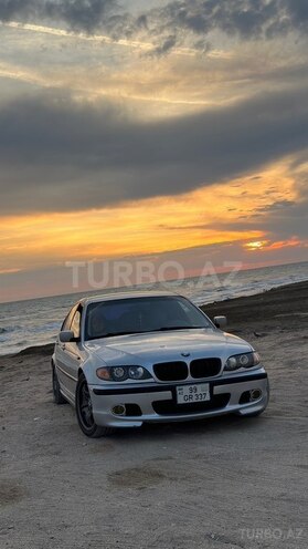 BMW 320-1