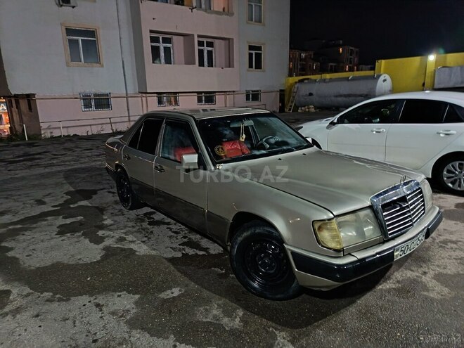 Mercedes 200 E-1