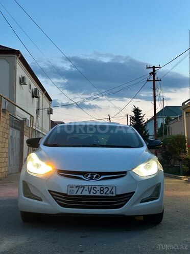 Hyundai Elantra-2