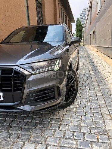 Audi Q7-2