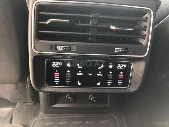 Audi Q7-8
