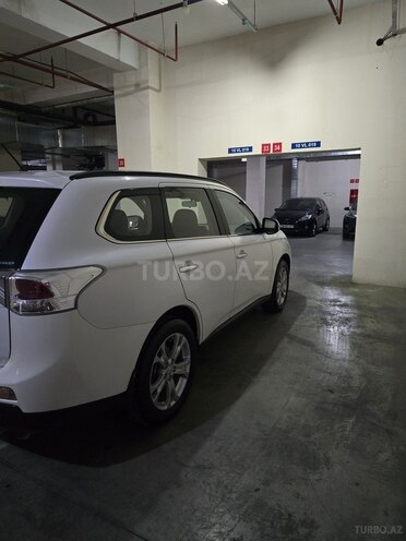 Mitsubishi Outlander-10