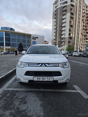 Mitsubishi Outlander-1