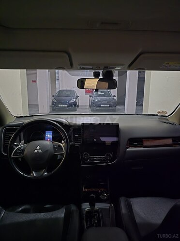 Mitsubishi Outlander-6