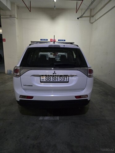 Mitsubishi Outlander-9