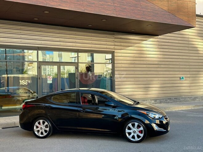Hyundai Elantra-2
