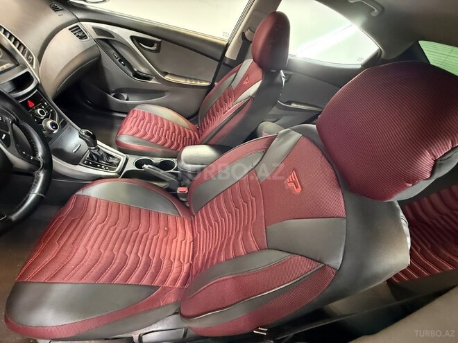 Hyundai Elantra-9