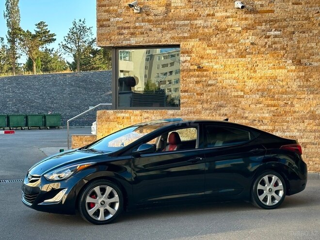 Hyundai Elantra-4