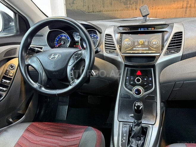 Hyundai Elantra-7