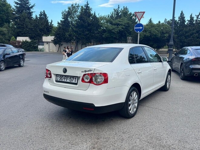 Volkswagen Jetta-5