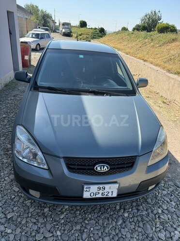 Kia Rio-1