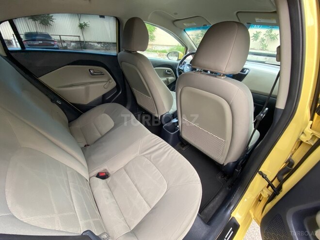 Kia Rio-17