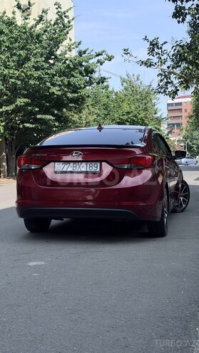 Hyundai Elantra-4