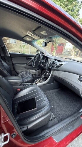 Hyundai Elantra-6