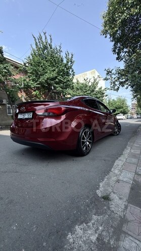 Hyundai Elantra-9