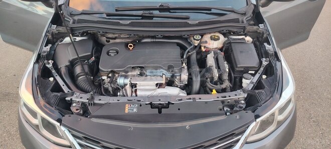 Chevrolet Cruze-13