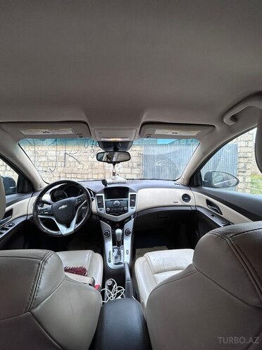 Chevrolet Cruze-9