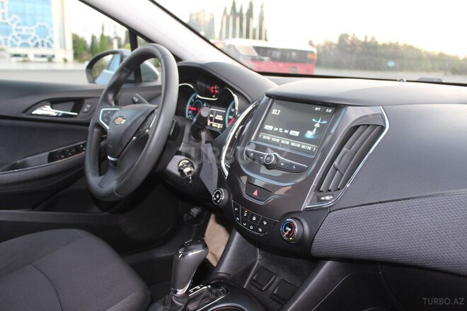 Chevrolet Cruze-10