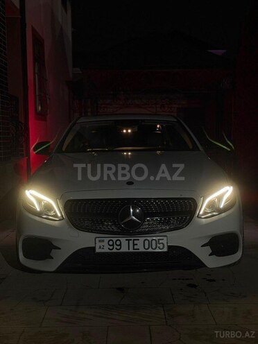 Mercedes E 220 d-8