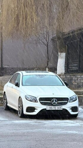 Mercedes E 220 d-2