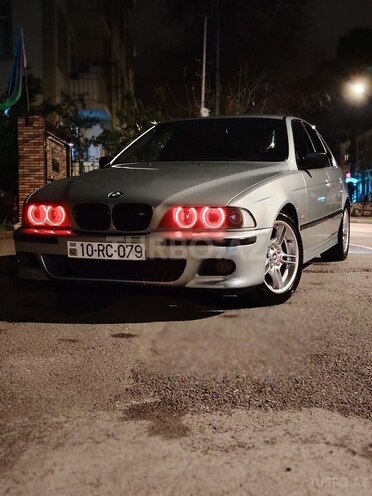 BMW 523-8