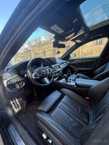BMW 530e-10