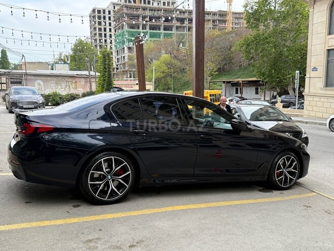 BMW 530e-12