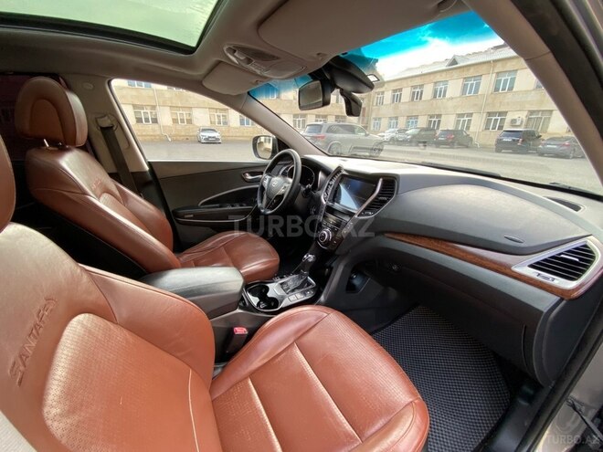 Hyundai Santa Fe-15
