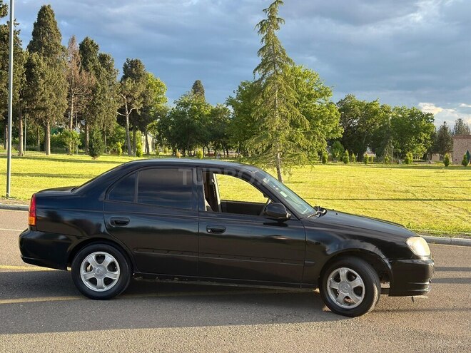 Hyundai Accent-6