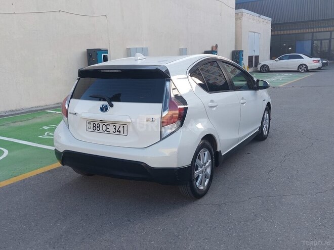Toyota Prius C-5