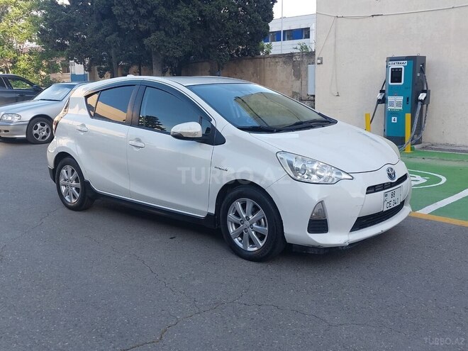 Toyota Prius C-2