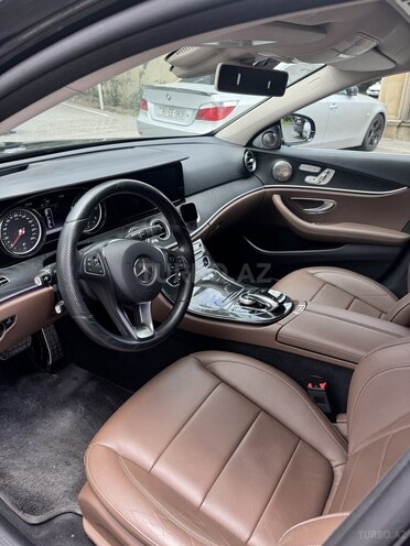Mercedes E 220 d-9