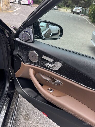 Mercedes E 220 d-8