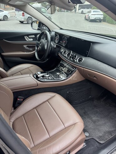 Mercedes E 220 d-7